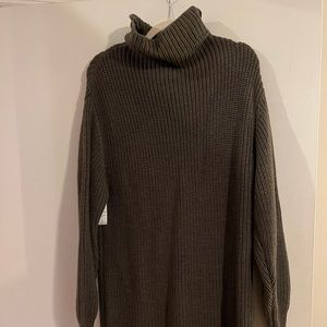Aritzia turtleneck sweater dress. Never worn! Size Small
